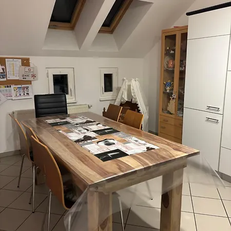 Marktresidenz Eisenach- Stilvolle Maisonette Mit 3 Zimmern Und 2 Baedern Appartement